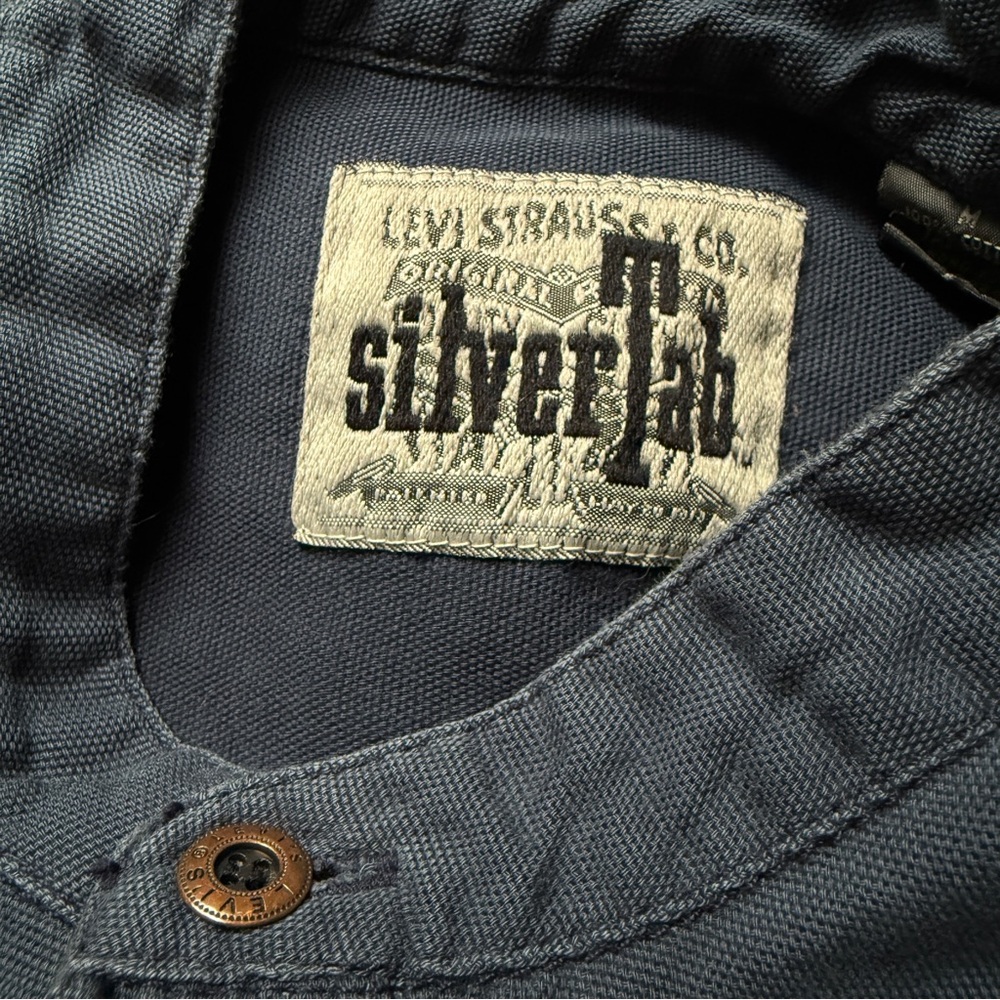 Levi's SilverTab Men’s Grandpa Nehru Band Collared Shirt. Size Medium.